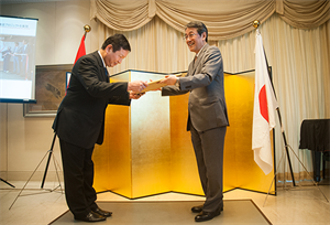 FPT received the dedication award for the Vietnam-Japan friendship relationship